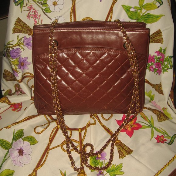 ❤️LOUISE FONTAINE CHOCOLATE BROWN QUILTED LEATHER 4 COMPARTMENT CHAIN BAG PURSE - Picture 1 of 9